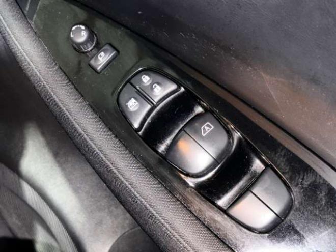 リーフX 10万台記念車　TVBカメ積込タイヤETC 2WD 不明