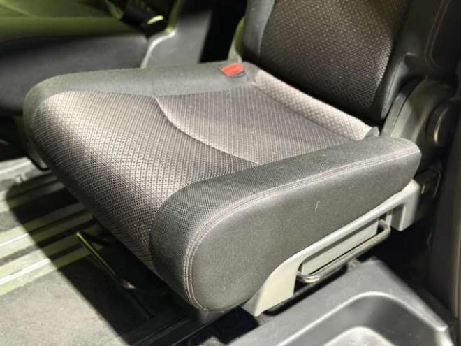 セレナ2.0 ハイウェイスター 4WD　防錆塗装4WDTVナビBカメエンスタ 2000