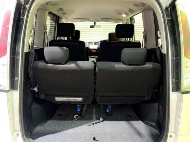 セレナ2.0 ハイウェイスター 4WD　防錆塗装4WDTVナビBカメエンスタ 2000
