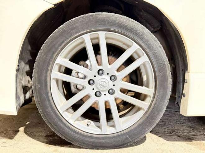 エルグランド2.5 250ハイウェイスター 4WD　防錆塗装4WDTVナビBカメETC後席モニタ 2500