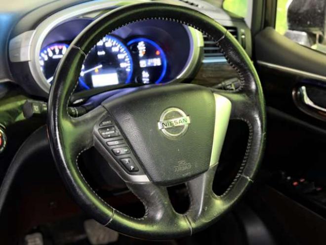エルグランド2.5 250ハイウェイスター 4WD　防錆塗装4WDTVナビBカメETC後席モニタ 2500