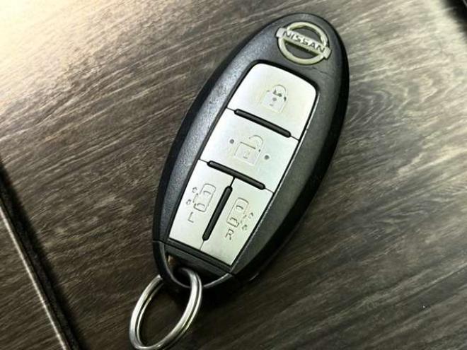 エルグランド2.5 250ハイウェイスター 4WD　防錆塗装4WDTVナビBカメETC後席モニタ 2500