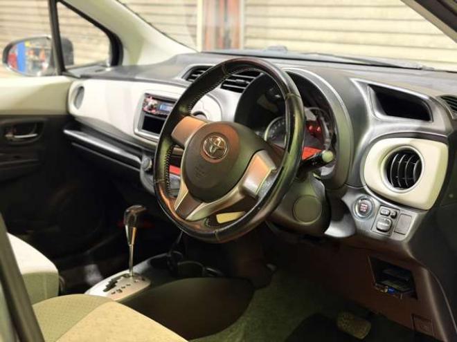 ヴィッツ1.3 U 4WD　防錆塗装4WDスマキーCDETC 1300