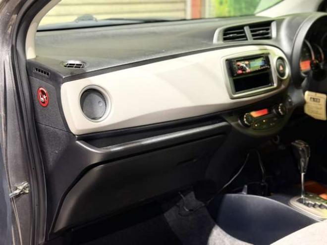 ヴィッツ1.3 U 4WD　防錆塗装4WDスマキーCDETC 1300