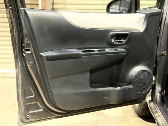 ヴィッツ1.3 U 4WD　防錆塗装4WDスマキーCDETC 1300