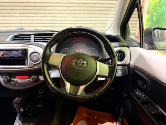 ヴィッツ1.3 U 4WD　防錆塗装4WDスマキーCDETC 1300