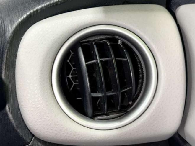 ヴィッツ1.3 U 4WD　防錆塗装4WDスマキーCDETC 1300