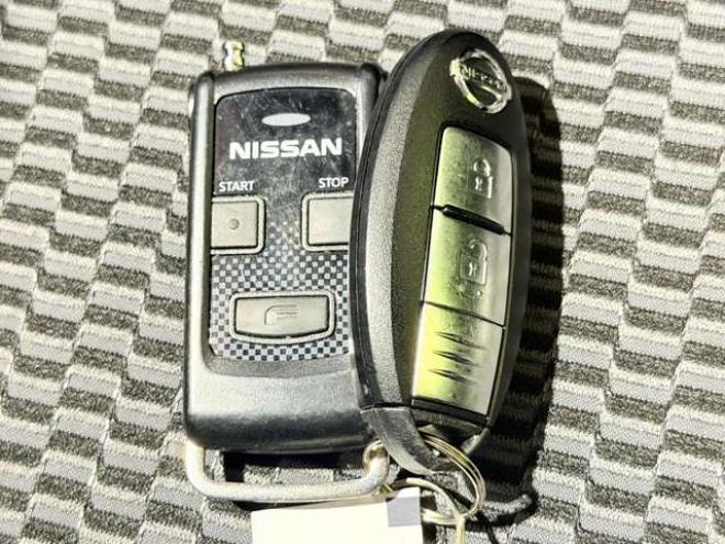 マーチ1.2 X FOUR Vセレクション 4WD　防錆塗装4WDTVナビエンスタ 1200