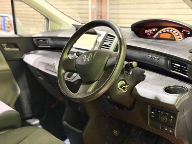 フリード1.5 フレックス ジャストセレクション 4WD　防錆塗装4WDキーレスナビETC 1500