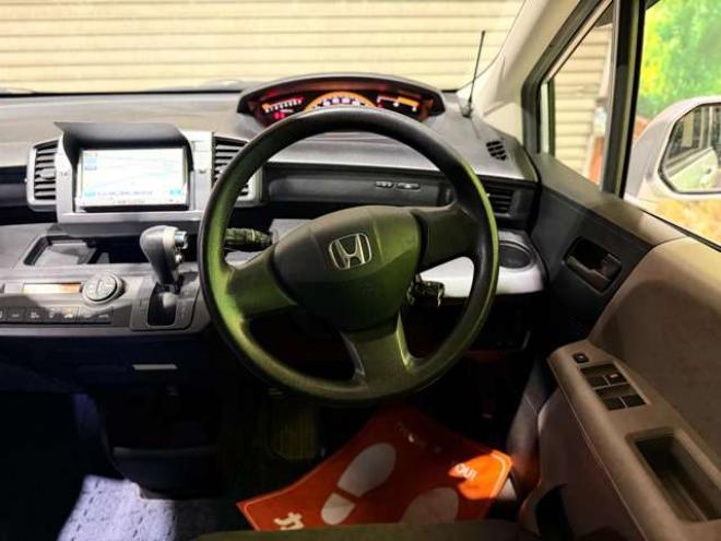 フリード1.5 フレックス ジャストセレクション 4WD　防錆塗装4WDキーレスナビETC 1500