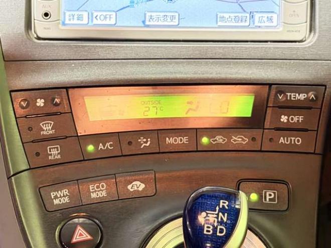 プリウス1.8 S　防錆塗装TVナビ積込タイヤ 2WD 1800