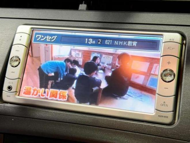 プリウス1.8 S　防錆塗装TVナビ積込タイヤ 2WD 1800