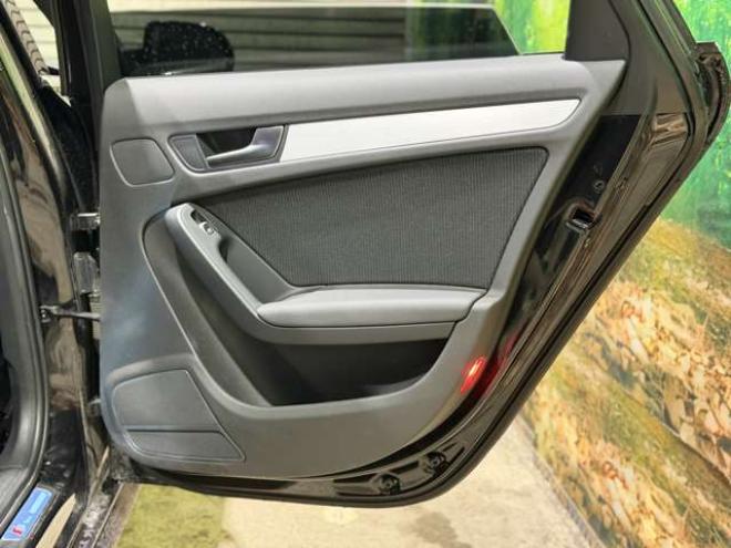 アウディA4アバント 2.0 TFSI クワトロ Sラインパッケージ 4WD　防錆塗装4WDTVナビBカメETC 正規輸入車 2000