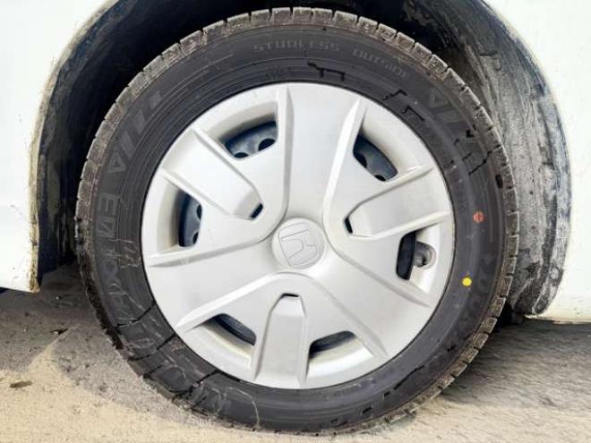フィットシャトルハイブリッド1.3 C　防錆塗装キーレスCDポータブルTV積込タイヤ 2WD 1300