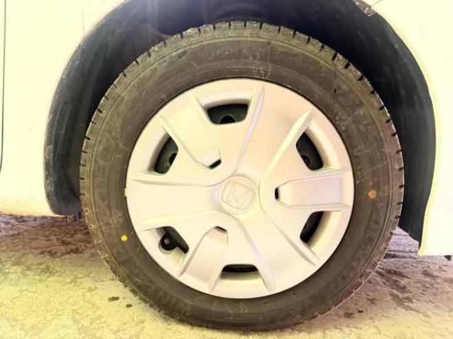 フィットシャトルハイブリッド1.3 C　防錆塗装キーレスCDポータブルTV積込タイヤ 2WD 1300