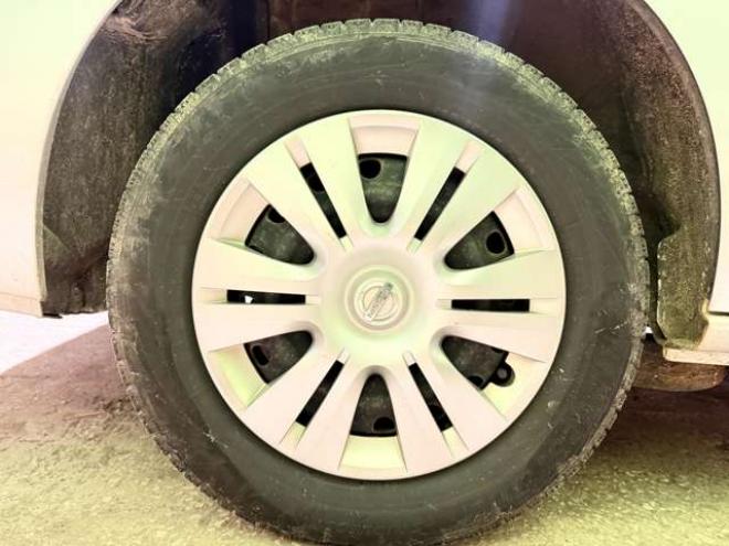 セレナ2.0 20X Vセレクション+Safety 4WD　防錆塗装4WDTVナビETCドラレコ積込タイヤ 2000