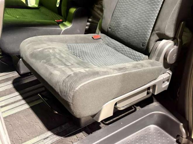 セレナ2.0 20X Vセレクション+Safety 4WD　防錆塗装4WDTVナビETCドラレコ積込タイヤ 2000
