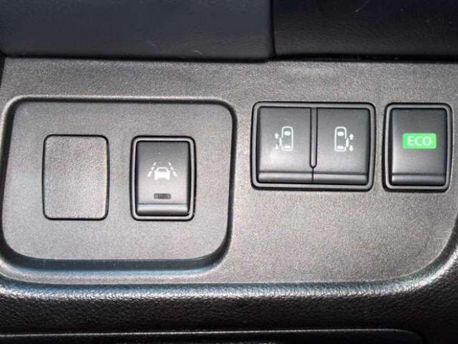 セレナ2.0 20X Vセレクション+Safety 4WD　防錆塗装4WDTVナビETCドラレコ積込タイヤ 2000