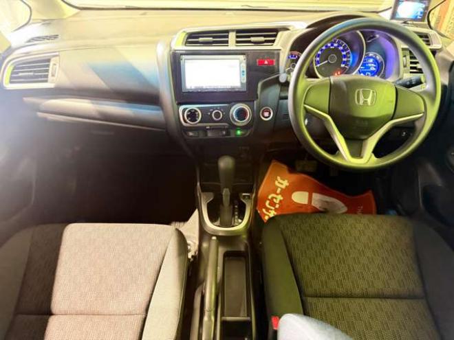 フィット1.3 13G Fパッケージ 4WD　防錆塗装4WDスマキー 1300