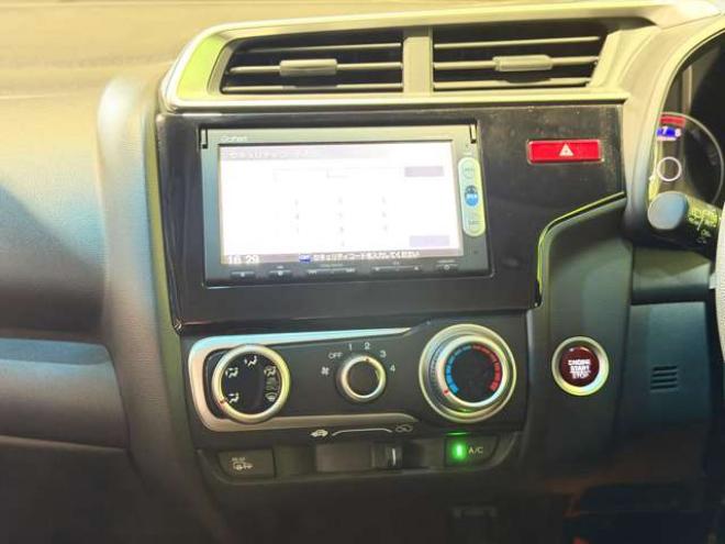 フィット1.3 13G Fパッケージ 4WD　防錆塗装4WDスマキー 1300