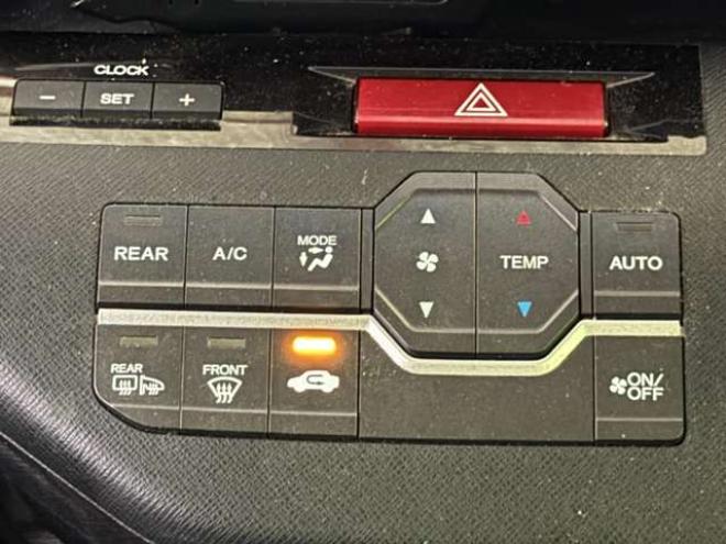 ステップワゴン2.0 スパーダ Z 4WD　防錆塗装4WDTVナビBカメETC 2000