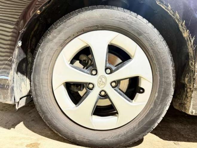 プリウス1.8 S　防錆塗装TVナビBカメETC 2WD 1800