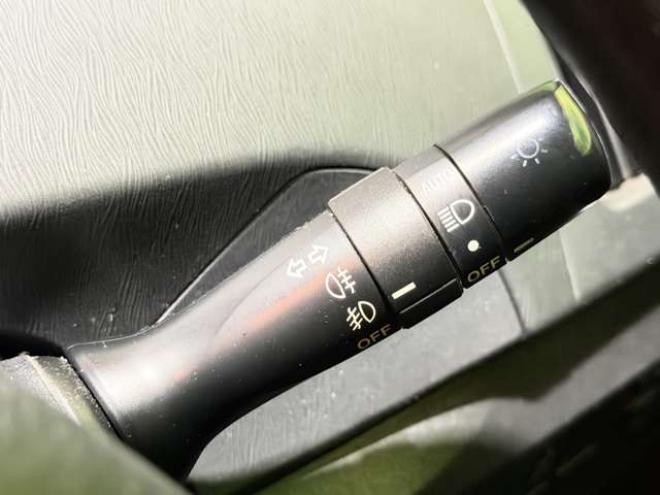 プリウス1.8 S　防錆塗装TVナビBカメETC 2WD 1800