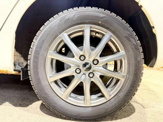 フィット1.3 13G Lパッケージ 4WD　防錆塗装4WDスマキーCD積込タイヤ 1300