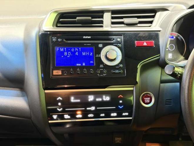 フィット1.3 13G Lパッケージ 4WD　防錆塗装4WDスマキーCD積込タイヤ 1300