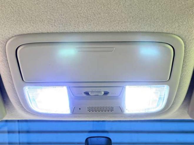 ステップワゴン2.0 スパーダ Z HDDナビ エディション 4WD　防錆塗装4WDTVナビBカメエンスタETC後席モニタ 2000