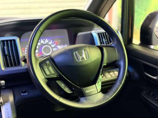 ステップワゴン2.0 スパーダ Z HDDナビ エディション 4WD　防錆塗装4WDTVナビBカメエンスタETC後席モニタ 2000