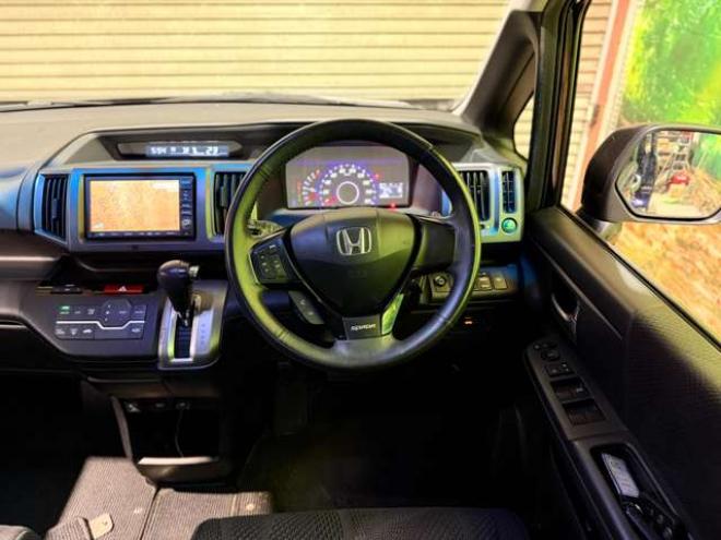 ステップワゴン2.0 スパーダ Z HDDナビ エディション 4WD　防錆塗装4WDTVナビBカメエンスタETC後席モニタ 2000