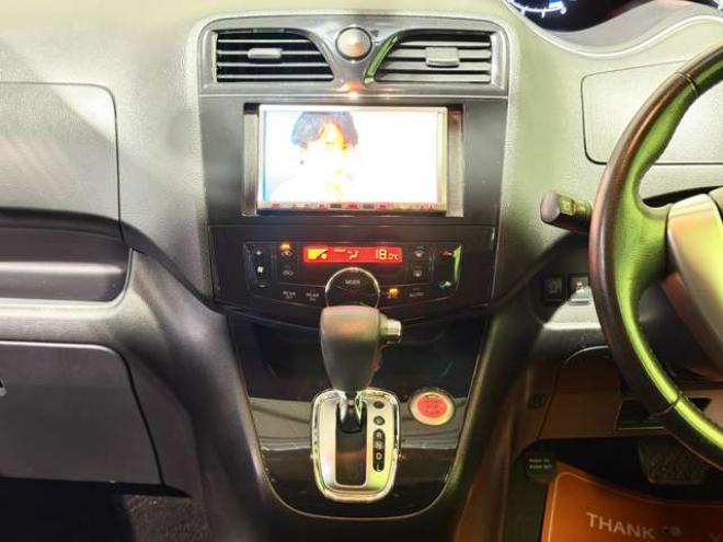 セレナ2.0 ハイウェイスター 4WD　防錆塗装4WDTVナビBカメ後席モニタETC 2000