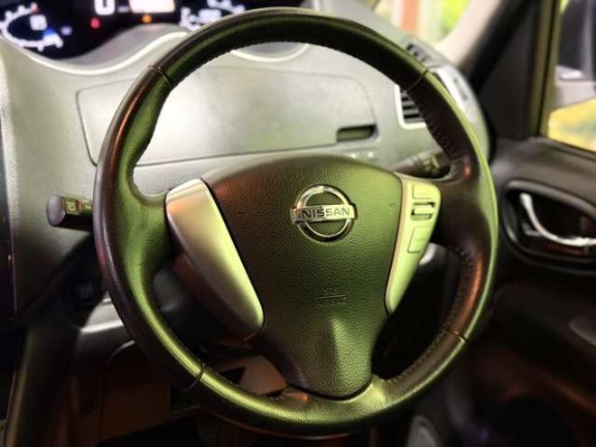 セレナ2.0 ハイウェイスター 4WD　防錆塗装4WDTVナビBカメ後席モニタETC 2000