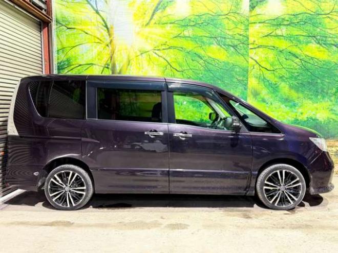 セレナ2.0 ハイウェイスター 4WD　防錆塗装4WDTVナビBカメ後席モニタETC 2000