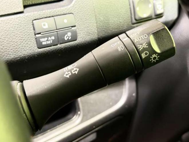 セレナ2.0 ハイウェイスター 4WD　防錆塗装4WDTVナビBカメ後席モニタETC 2000