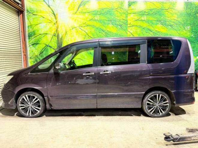 セレナ2.0 ハイウェイスター 4WD　防錆塗装4WDTVナビBカメ後席モニタETC 2000