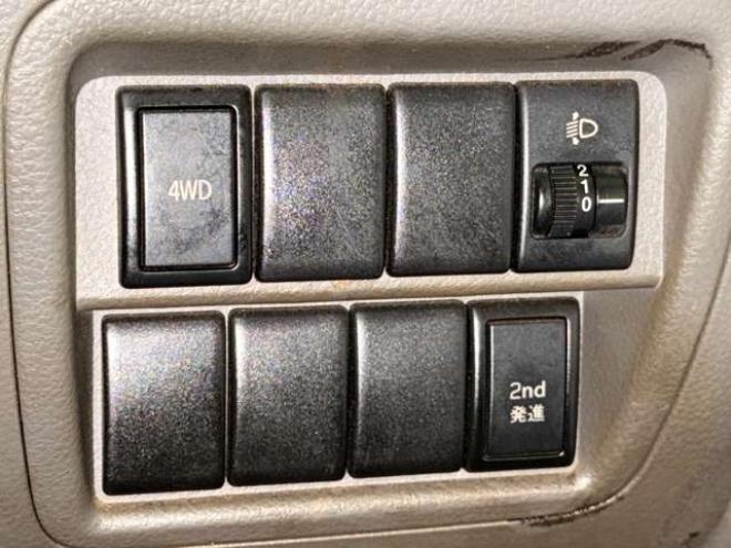NV100クリッパーDX　4WDキーレスエンスタ積込タイヤ 660