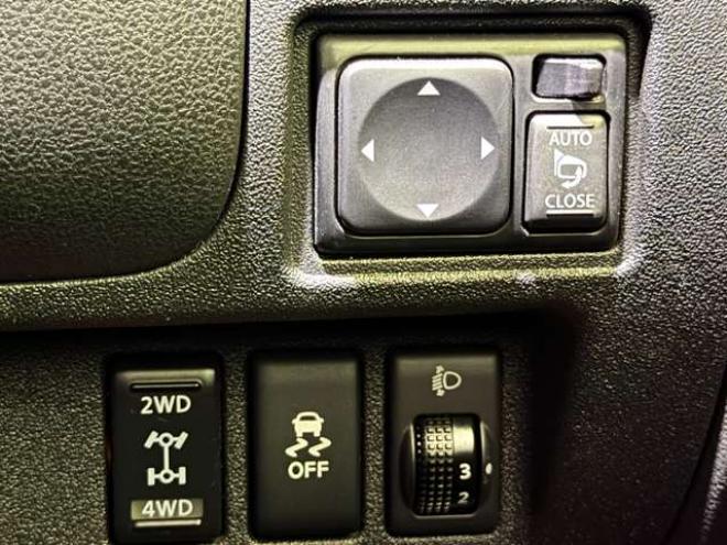 マーチ1.2 X FOUR 4WD　防錆塗装4WDナビBカメ 1200