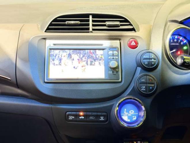 フィットシャトルハイブリッド1.3 スマートセレクション　1オナTVナビBカメETC積込タイヤ 2WD 1300
