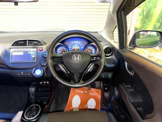 フィットシャトルハイブリッド1.3 スマートセレクション　1オナTVナビBカメETC積込タイヤ 2WD 1300