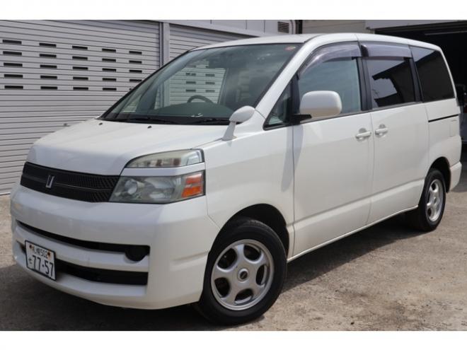 ヴォクシー2.0 X 4WD　5.9万キロ・ナビ・バックカメラ・エンジンスターター 2000