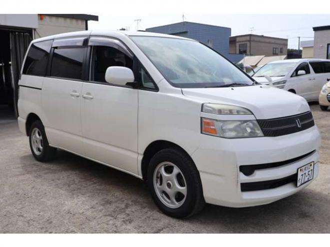 ヴォクシー2.0 X 4WD　5.9万キロ・ナビ・バックカメラ・エンジンスターター 2000