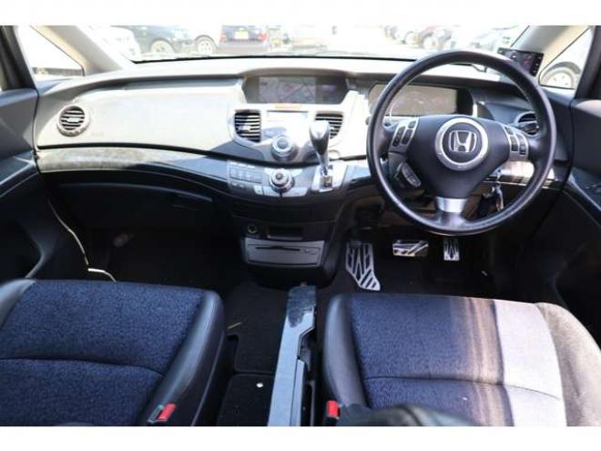 オデッセイ2.4 アブソルート 4WD　最終型・ナビ・バックカメラ・キーレス・エンジンスターター 2400