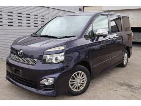 ヴォクシー　2.0 ZS 4WD　両側パワースライドドア・ナビ・TV・バックカメラ・スマートキー 2000