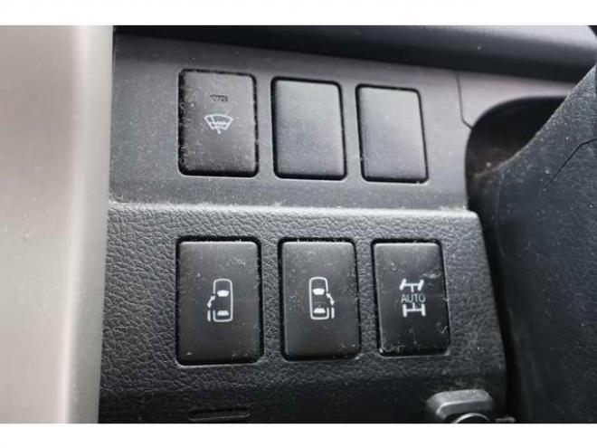 ヴォクシー2.0 ZS 4WD　両側パワースライドドア・ナビ・TV・バックカメラ・スマートキー 2000