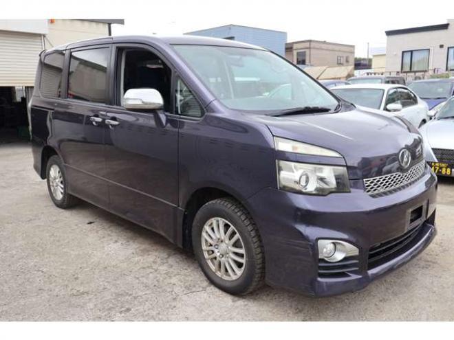ヴォクシー2.0 ZS 4WD　両側パワースライドドア・ナビ・TV・バックカメラ・スマートキー 2000