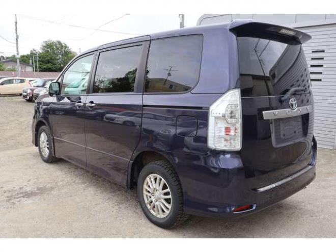 ヴォクシー2.0 ZS 4WD　両側パワースライドドア・ナビ・TV・バックカメラ・スマートキー 2000