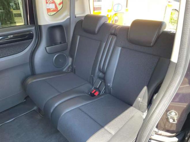 N-BOXカスタムG ターボ Lパッケージ 4WD　1年保証/後期型/Bluetooth/ナビ・フルセグTV/バックカメラ/両側パワースライドドア/エンジンスターター/ビルトインETC/前後ドライブレコーダー/純正15インチアルミホイール/法定整備/車検残R9年9月/修復歴無 660