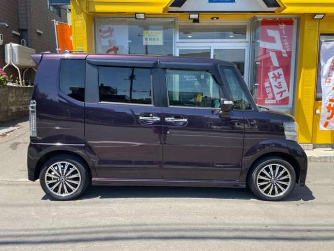 N-BOXカスタムG ターボ Lパッケージ 4WD　1年保証/後期型/Bluetooth/ナビ・フルセグTV/バックカメラ/両側パワースライドドア/エンジンスターター/ビルトインETC/前後ドライブレコーダー/純正15インチアルミホイール/法定整備/車検残R9年9月/修復歴無 660